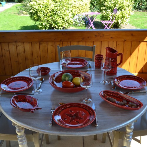 Assiette plate Tatoué rouge - D 28 cm